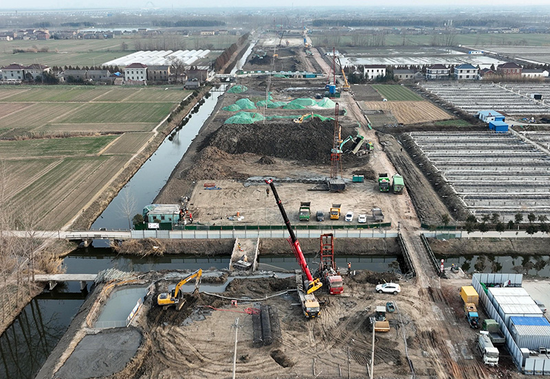 20211230鹽豐二期快速推進現(xiàn)場2.jpg
